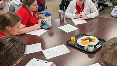 Nursing and nutrition students conduct carb counting activity