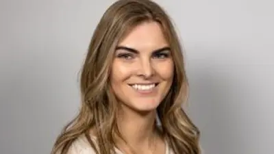 Professional portrait of USI psychology graduate Elizabeth Ernest '18