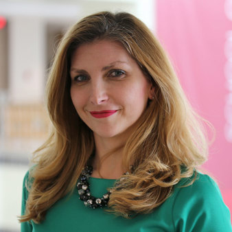 professional portrait of Distinguished Scholar D. Vesna Dimitrieska