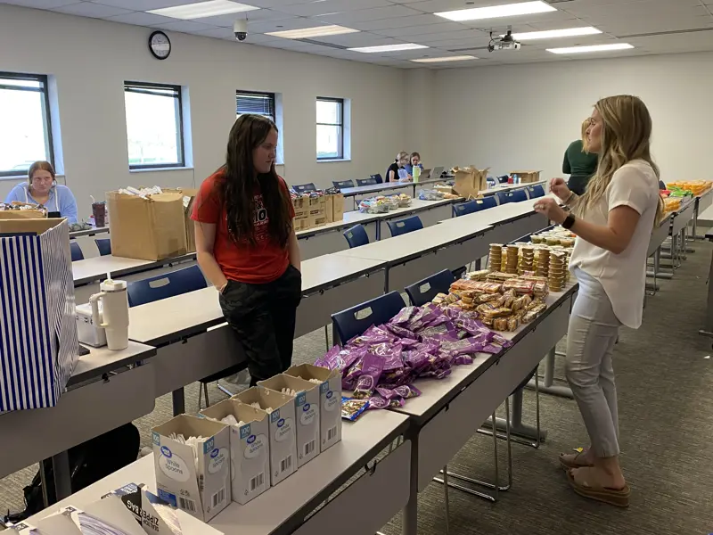 Photo of students sorting food
