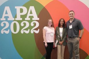 USI students pose at the 2022 American Psychological Association conference