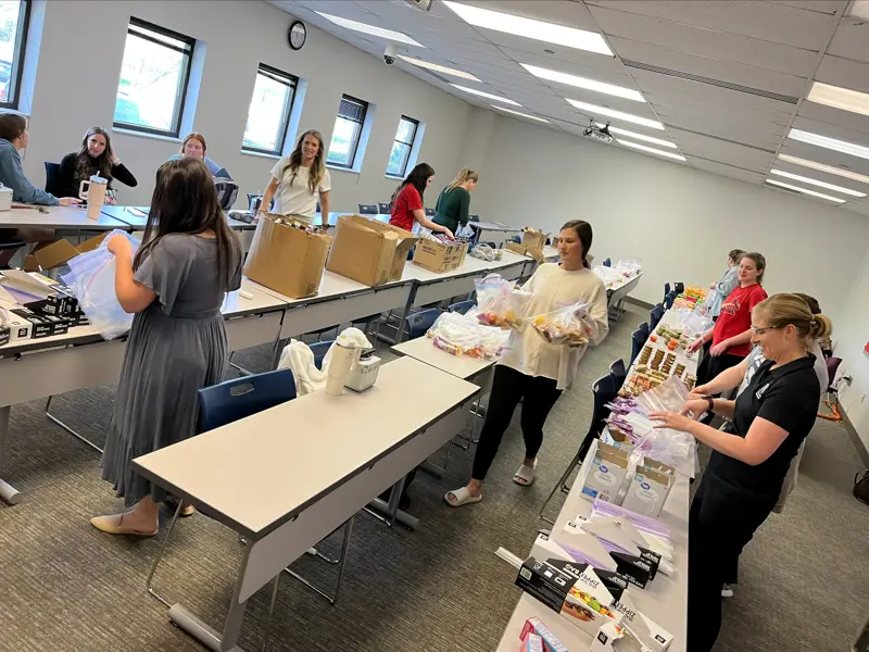 Photo of students sorting food